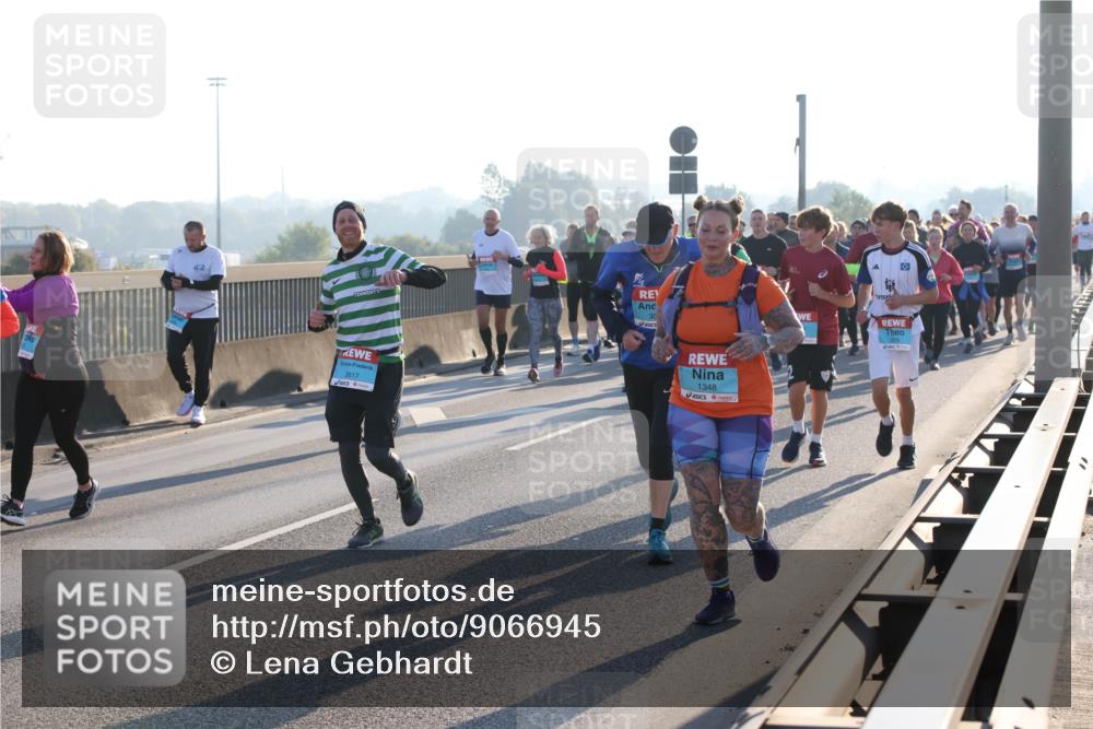 03.10.2025 - Köhlbrandbrückenlauf Lena Gebhardt http://msf.ph/oto/9066945 03.10.2025 09:23:28 Position 1 3617, 1348 meine-sportfotos.de