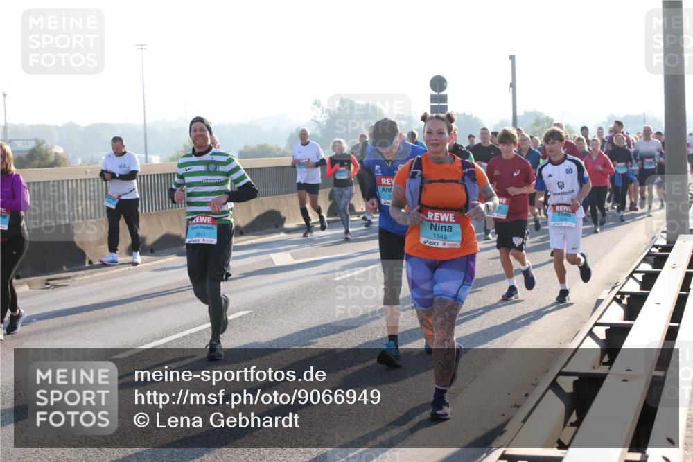 03.10.2025 - Köhlbrandbrückenlauf Lena Gebhardt http://msf.ph/oto/9066949 03.10.2025 09:23:28 Position 1 42, 3617, 1348 meine-sportfotos.de