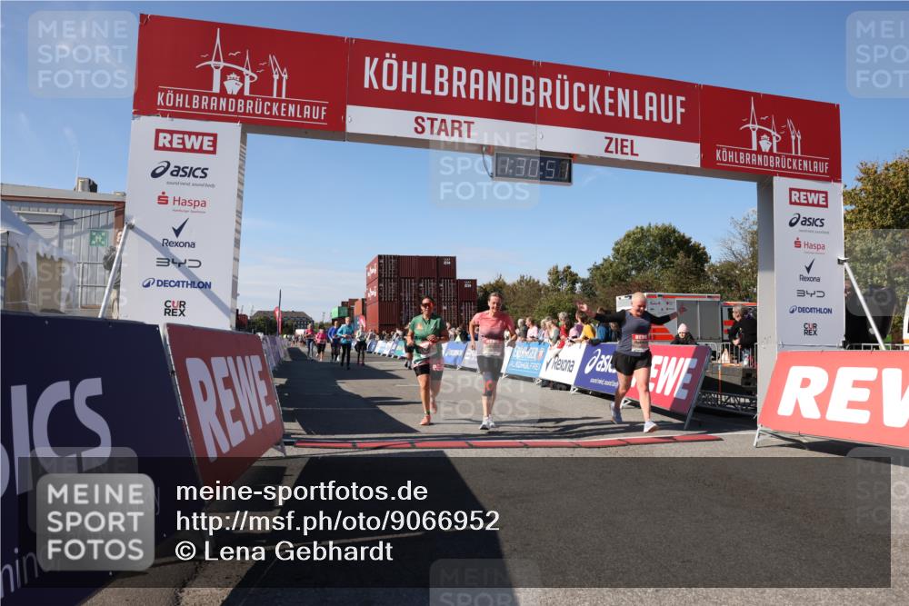 03.10.2025 - Köhlbrandbrückenlauf Lena Gebhardt http://msf.ph/oto/9066952 03.10.2025 13:30:51 Ziel 4715, 4840, 4841, 4937, 5005, 5142, 5391, 5402, 5938, 6223, 6537 meine-sportfotos.de