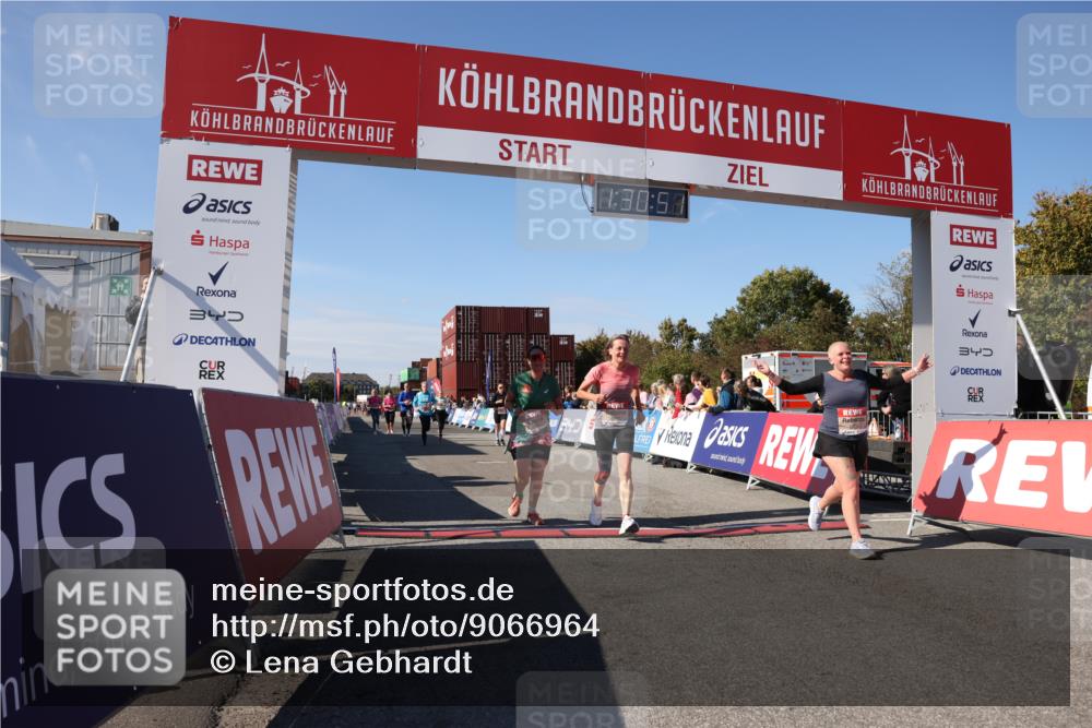03.10.2025 - Köhlbrandbrückenlauf Lena Gebhardt http://msf.ph/oto/9066964 03.10.2025 13:30:52 Ziel 4715, 4734, 4840, 4841, 4937, 5005, 5142, 5391, 5402, 5938, 6537 meine-sportfotos.de
