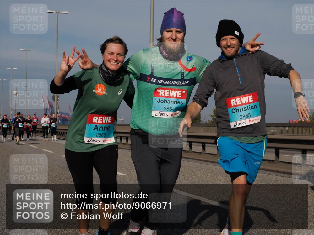 03.10.2025 - Köhlbrandbrückenlauf Fabian Wolf http://msf.ph/oto/9066971 03.10.2025 10:09:52 Position 3 2865, 53, 2864, 2863 meine-sportfotos.de