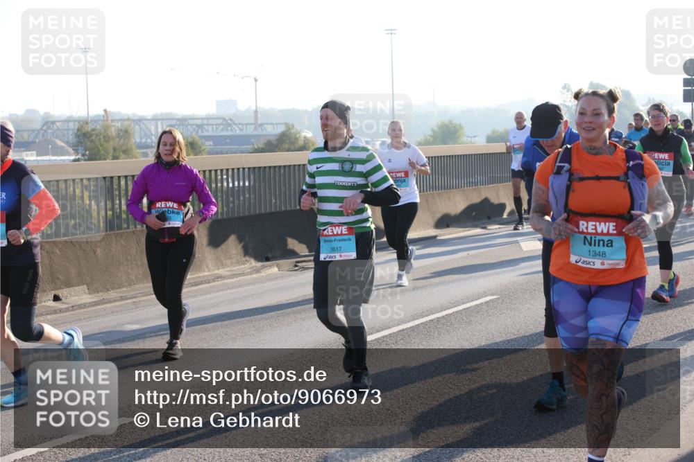 03.10.2025 - Köhlbrandbrückenlauf Lena Gebhardt http://msf.ph/oto/9066973 03.10.2025 09:23:29 Position 1 3617, 1348 meine-sportfotos.de