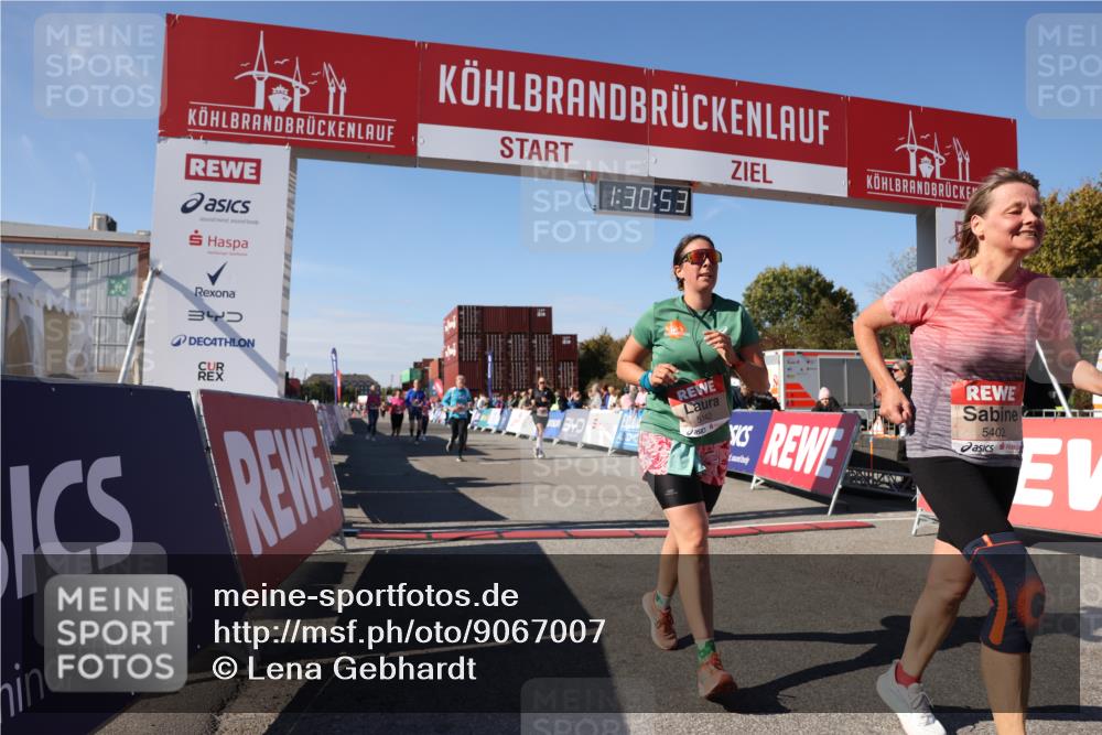 03.10.2025 - Köhlbrandbrückenlauf Lena Gebhardt http://msf.ph/oto/9067007 03.10.2025 13:30:54 Ziel 4715, 4734, 4937, 5005, 5142, 5185, 5206, 5349, 5391, 5402, 5938, 6537 meine-sportfotos.de