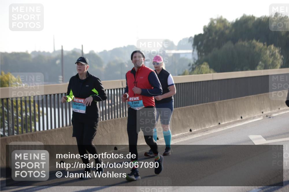 03.10.2025 - Köhlbrandbrückenlauf Jannik Wohlers http://msf.ph/oto/9067090 03.10.2025 09:29:01 Position 3 2607, 2643 meine-sportfotos.de