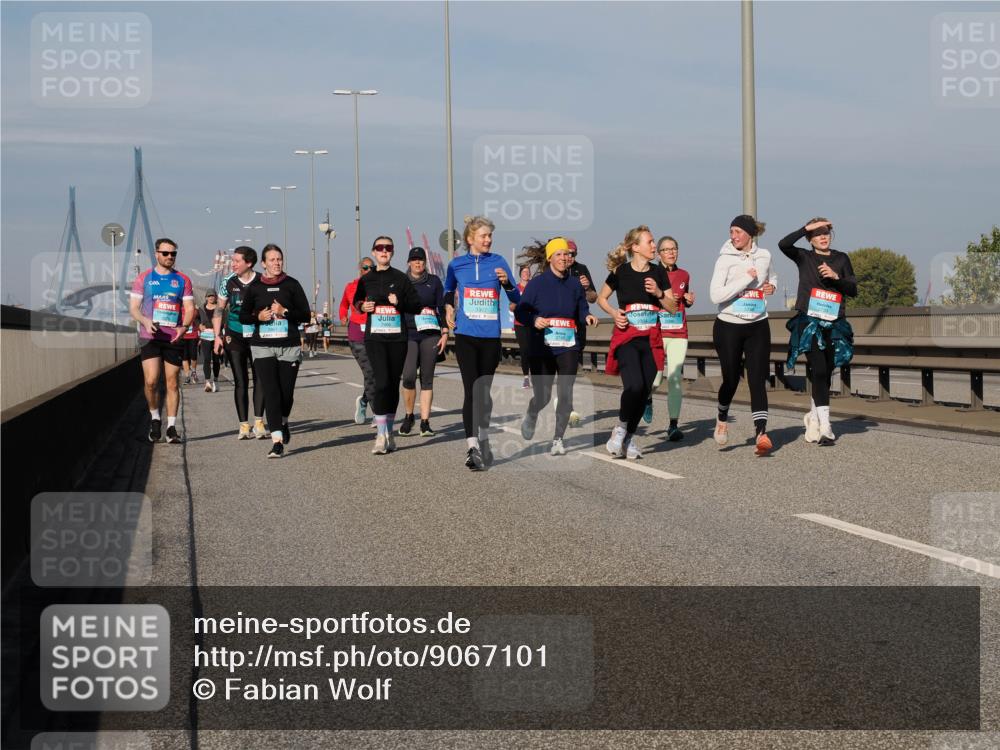 03.10.2025 - Köhlbrandbrückenlauf Fabian Wolf http://msf.ph/oto/9067101 03.10.2025 10:10:02 Position 3 3367 meine-sportfotos.de