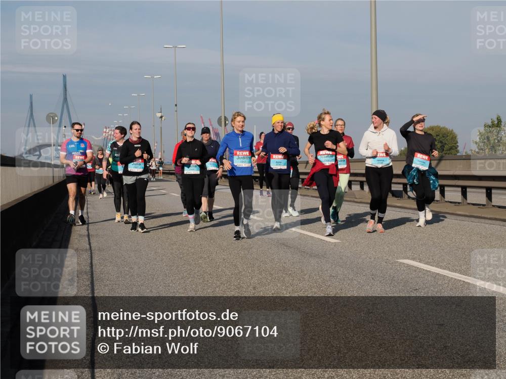 03.10.2025 - Köhlbrandbrückenlauf Fabian Wolf http://msf.ph/oto/9067104 03.10.2025 10:10:03 Position 3 3367, 3364, 3739 meine-sportfotos.de