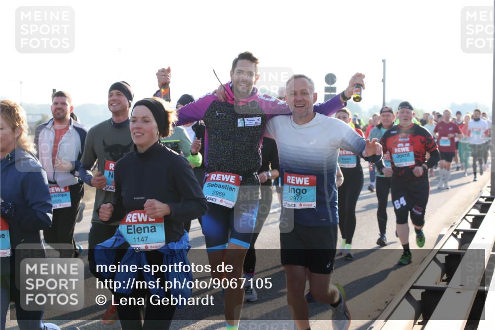 03.10.2025 - Köhlbrandbrückenlauf Lena Gebhardt http://msf.ph/oto/9067105 03.10.2025 09:23:36 Position 1 3529, 2969, 2977, 1147, 3713, 64 meine-sportfotos.de