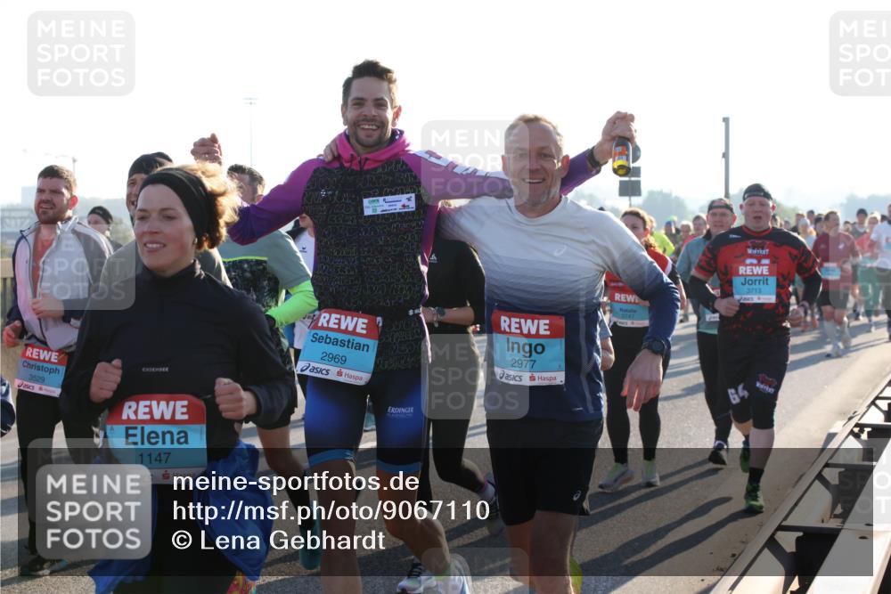 03.10.2025 - Köhlbrandbrückenlauf Lena Gebhardt http://msf.ph/oto/9067110 03.10.2025 09:23:37 Position 1 3529, 2969, 5314852, 30, 2977, 3747, 3713, 64, 3, 1147 meine-sportfotos.de