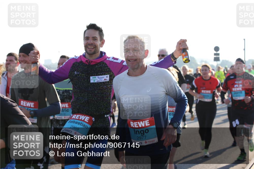 03.10.2025 - Köhlbrandbrückenlauf Lena Gebhardt http://msf.ph/oto/9067145 03.10.2025 09:23:37 Position 1 2512, 2969, 85, 30, 2977, 64 meine-sportfotos.de