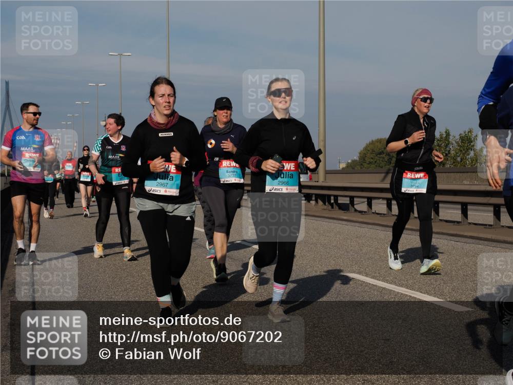 03.10.2025 - Köhlbrandbrückenlauf Fabian Wolf http://msf.ph/oto/9067202 03.10.2025 10:10:06 Position 3 2967, 3737, 2966, 3784 meine-sportfotos.de