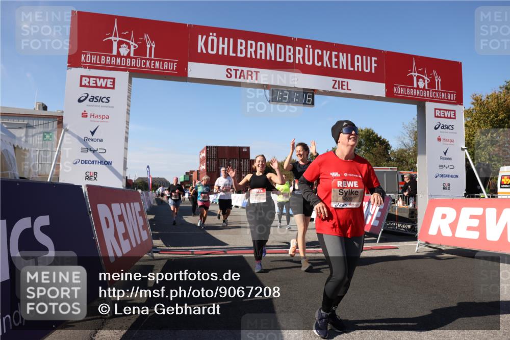 03.10.2025 - Köhlbrandbrückenlauf Lena Gebhardt http://msf.ph/oto/9067208 03.10.2025 13:31:16 Ziel 4800, 4967, 5030, 5310, 5362, 5378, 5772, 5773, 6242, 6243, 6375, 6559, 6731 meine-sportfotos.de