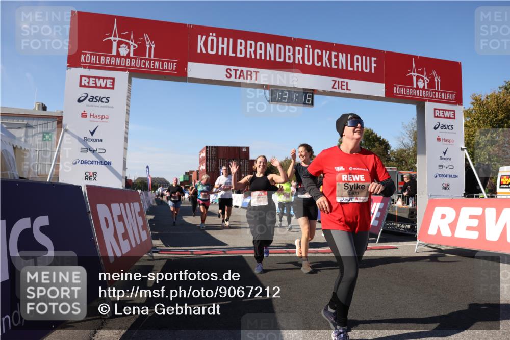03.10.2025 - Köhlbrandbrückenlauf Lena Gebhardt http://msf.ph/oto/9067212 03.10.2025 13:31:16 Ziel 4800, 4967, 5030, 5310, 5362, 5378, 5772, 5773, 6242, 6243, 6375, 6559, 6731 meine-sportfotos.de