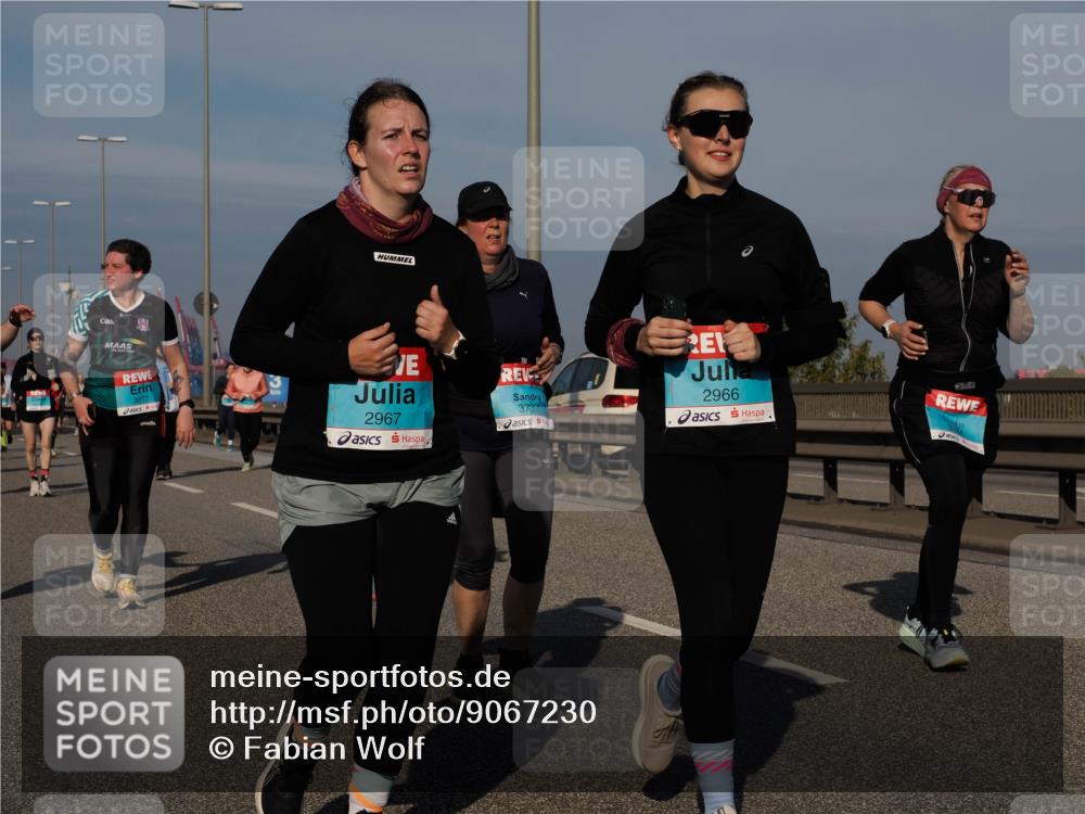 03.10.2025 - Köhlbrandbrückenlauf Fabian Wolf http://msf.ph/oto/9067230 03.10.2025 10:10:07 Position 3 3077, 2967, 3737, 2966 meine-sportfotos.de