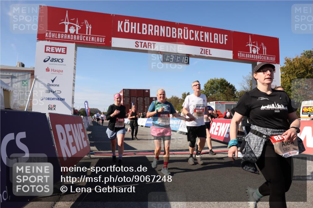 03.10.2025 - Köhlbrandbrückenlauf Lena Gebhardt http://msf.ph/oto/9067248 03.10.2025 13:31:18 Ziel 4800, 4967, 5030, 5310, 5362, 5378, 5772, 5773, 6242, 6243, 6559, 6731 meine-sportfotos.de