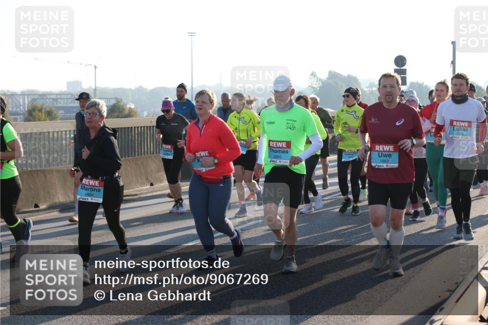 03.10.2025 - Köhlbrandbrückenlauf Lena Gebhardt http://msf.ph/oto/9067269 03.10.2025 09:23:42 Position 1 1934, 3265, 1883, 3208 meine-sportfotos.de