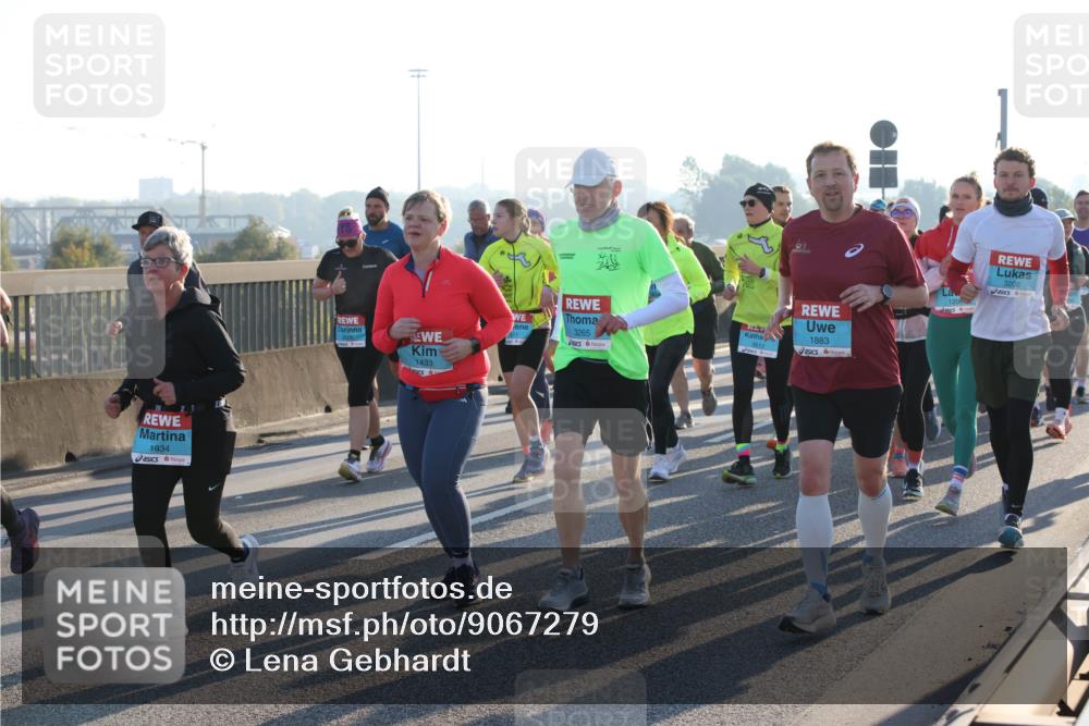 03.10.2025 - Köhlbrandbrückenlauf Lena Gebhardt http://msf.ph/oto/9067279 03.10.2025 09:23:42 Position 1 1934, 1433, 3265, 1883, 3208, 120 meine-sportfotos.de
