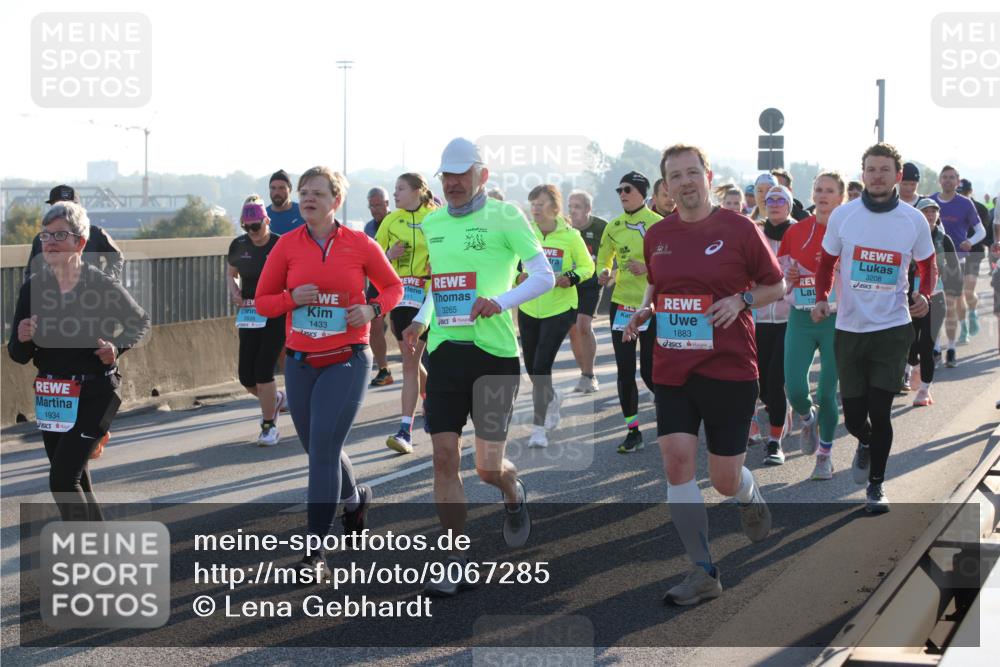 03.10.2025 - Köhlbrandbrückenlauf Lena Gebhardt http://msf.ph/oto/9067285 03.10.2025 09:23:42 Position 1 1934, 2828, 1433, 3265, 1883, 3208 meine-sportfotos.de