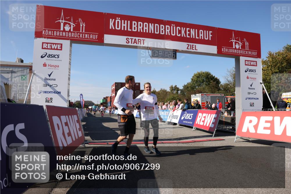 03.10.2025 - Köhlbrandbrückenlauf Lena Gebhardt http://msf.ph/oto/9067299 03.10.2025 13:31:27 Ziel 5030, 5065, 5222, 5310, 5378, 5425, 5511, 5518, 5519, 5598, 6242, 6243, 6597, 6731 meine-sportfotos.de