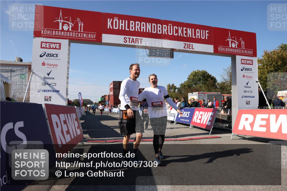 03.10.2025 - Köhlbrandbrückenlauf Lena Gebhardt http://msf.ph/oto/9067309 03.10.2025 13:31:27 Ziel 5030, 5065, 5222, 5310, 5378, 5425, 5511, 5518, 5519, 5598, 6242, 6243, 6597, 6731 meine-sportfotos.de