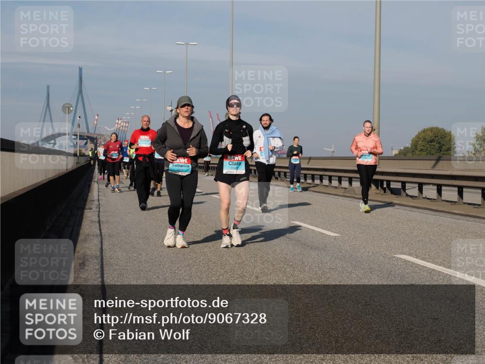 03.10.2025 - Köhlbrandbrückenlauf Fabian Wolf http://msf.ph/oto/9067328 03.10.2025 10:10:13 Position 3 1969 meine-sportfotos.de
