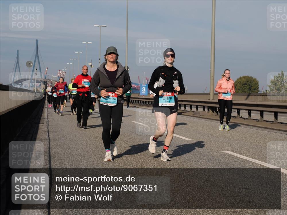 03.10.2025 - Köhlbrandbrückenlauf Fabian Wolf http://msf.ph/oto/9067351 03.10.2025 10:10:14 Position 3 1970, 1969 meine-sportfotos.de