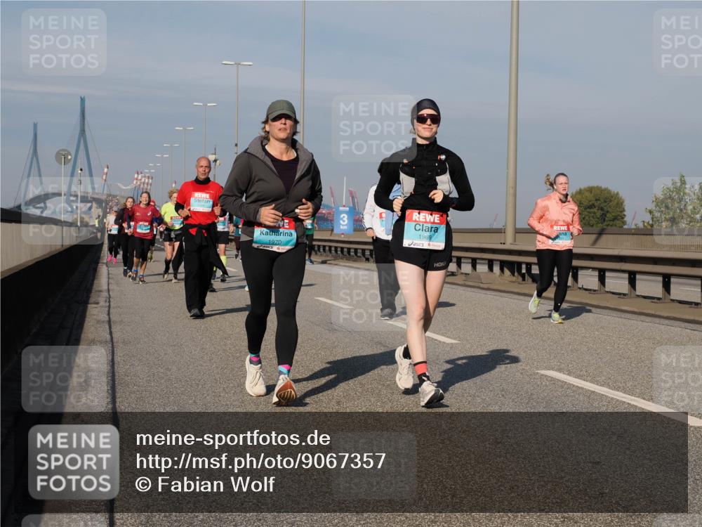 03.10.2025 - Köhlbrandbrückenlauf Fabian Wolf http://msf.ph/oto/9067357 03.10.2025 10:10:14 Position 3 1970, 1969 meine-sportfotos.de