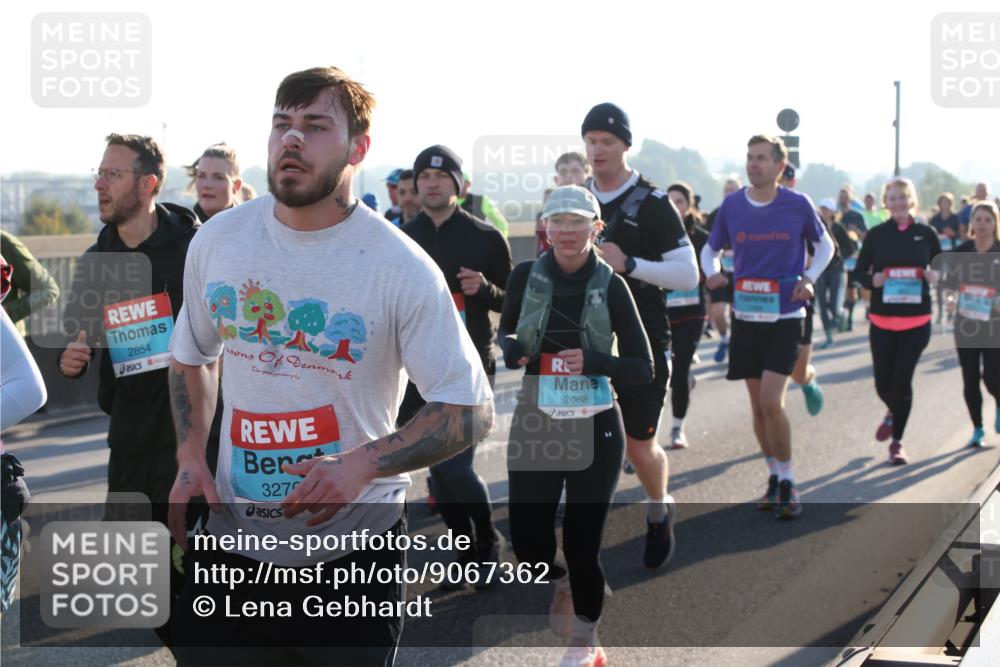 03.10.2025 - Köhlbrandbrückenlauf Lena Gebhardt http://msf.ph/oto/9067362 03.10.2025 09:23:46 Position 1 2854, 2068, 327 meine-sportfotos.de