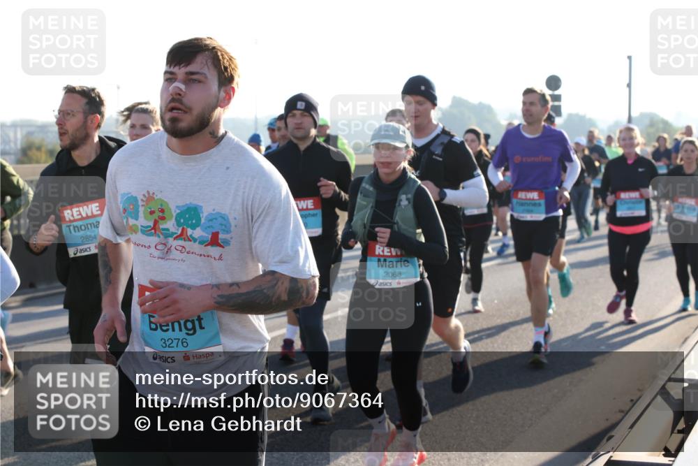 03.10.2025 - Köhlbrandbrückenlauf Lena Gebhardt http://msf.ph/oto/9067364 03.10.2025 09:23:46 Position 1 2854, 3276, 2068 meine-sportfotos.de