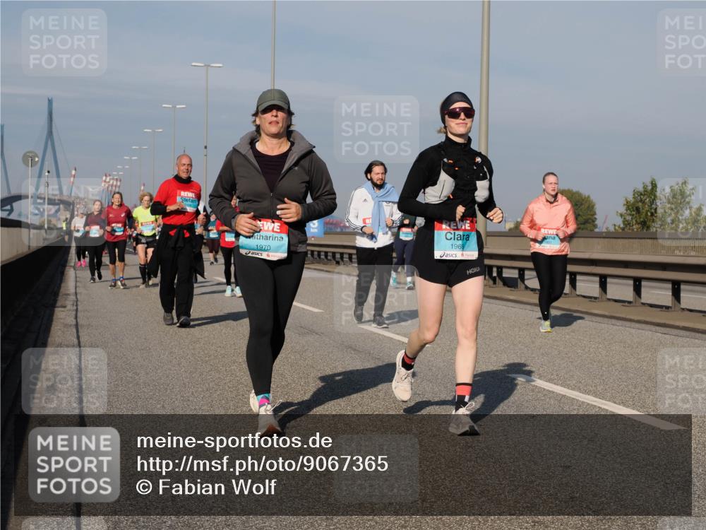 03.10.2025 - Köhlbrandbrückenlauf Fabian Wolf http://msf.ph/oto/9067365 03.10.2025 10:10:15 Position 3 1970, 1969 meine-sportfotos.de