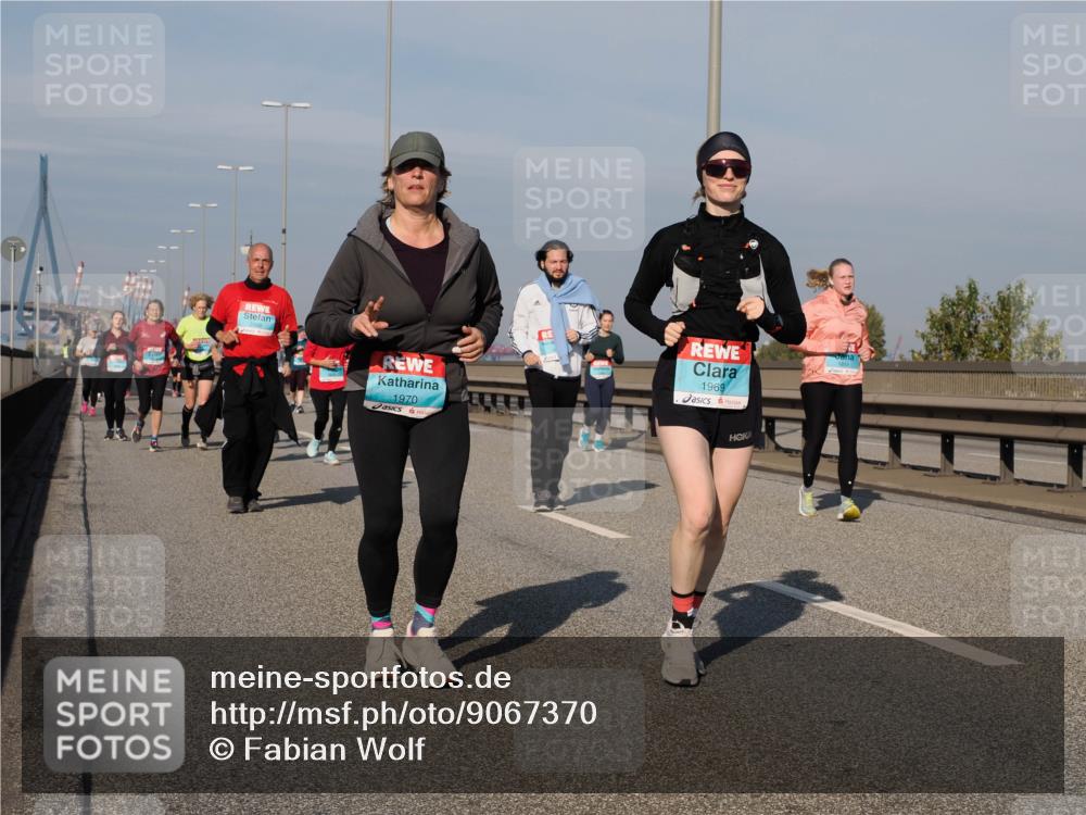 03.10.2025 - Köhlbrandbrückenlauf Fabian Wolf http://msf.ph/oto/9067370 03.10.2025 10:10:15 Position 3 1970, 1969 meine-sportfotos.de