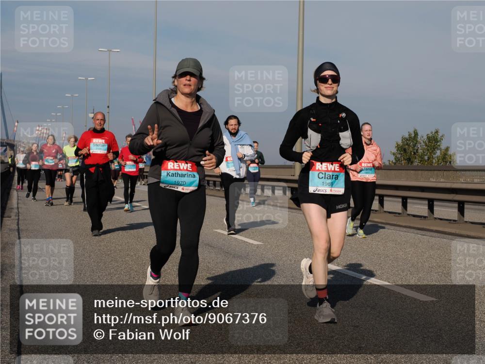 03.10.2025 - Köhlbrandbrückenlauf Fabian Wolf http://msf.ph/oto/9067376 03.10.2025 10:10:15 Position 3 2468, 1970, 1969 meine-sportfotos.de