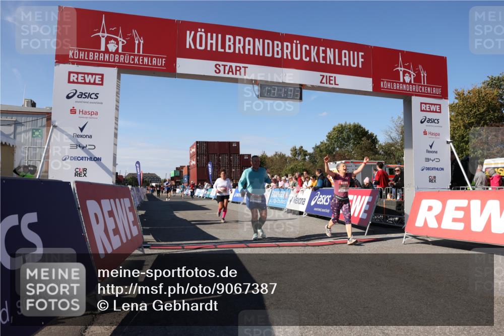 03.10.2025 - Köhlbrandbrückenlauf Lena Gebhardt http://msf.ph/oto/9067387 03.10.2025 13:31:33 Ziel 5065, 5171, 5222, 5425, 5511, 5518, 5519, 5598, 6597 meine-sportfotos.de