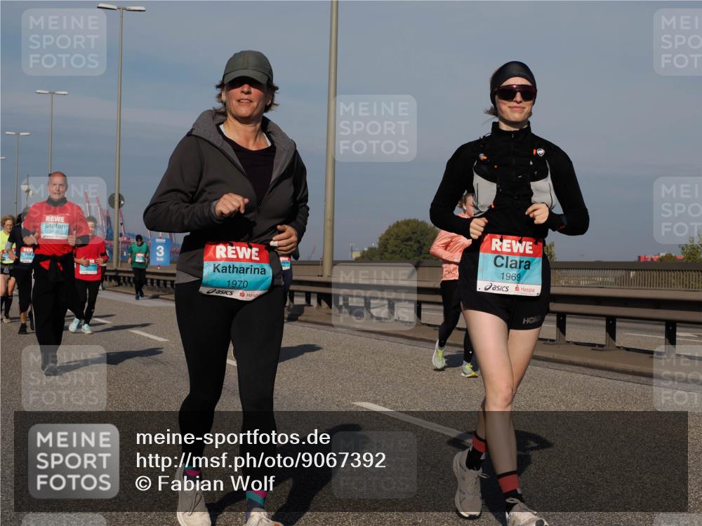 03.10.2025 - Köhlbrandbrückenlauf Fabian Wolf http://msf.ph/oto/9067392 03.10.2025 10:10:16 Position 3 2468, 3, 1970, 1969 meine-sportfotos.de
