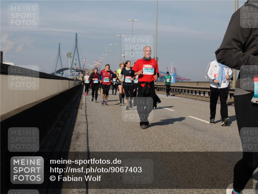 03.10.2025 - Köhlbrandbrückenlauf Fabian Wolf http://msf.ph/oto/9067403 03.10.2025 10:10:16 Position 3 2468 meine-sportfotos.de