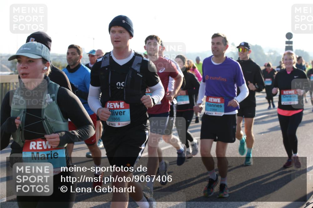 03.10.2025 - Köhlbrandbrückenlauf Lena Gebhardt http://msf.ph/oto/9067406 03.10.2025 09:23:47 Position 1 2068, 1866, 2984 meine-sportfotos.de