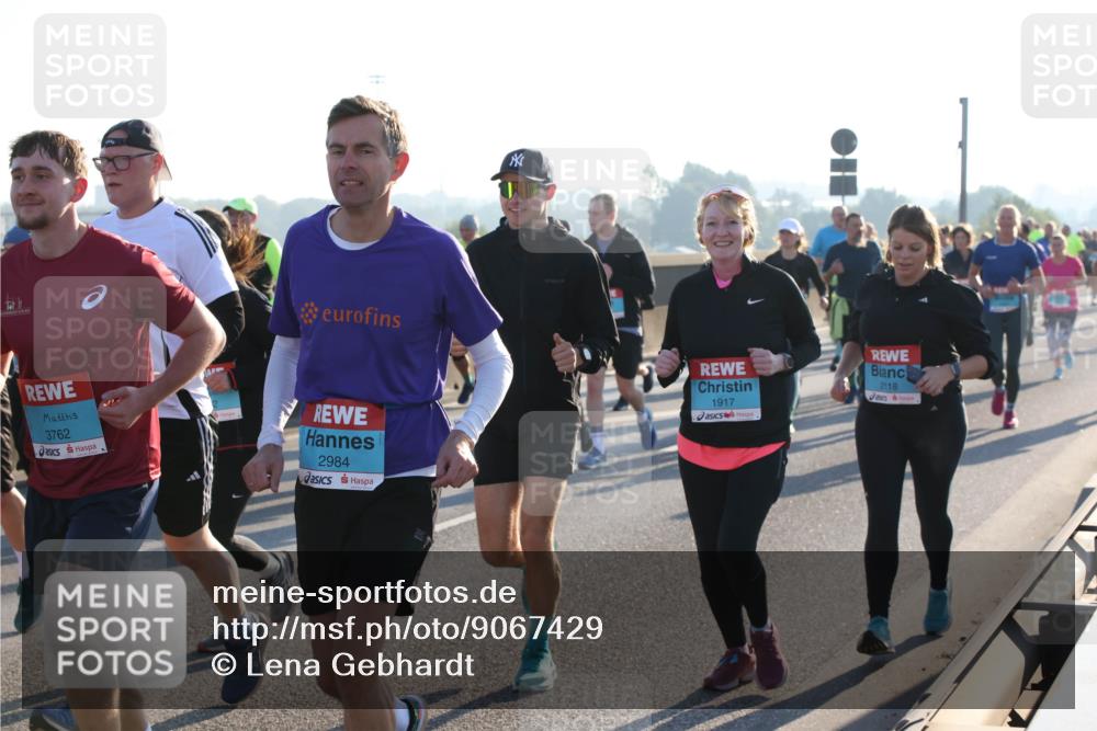 03.10.2025 - Köhlbrandbrückenlauf Lena Gebhardt http://msf.ph/oto/9067429 03.10.2025 09:23:48 Position 1 3762, 177, 1917, 2984, 2118 meine-sportfotos.de
