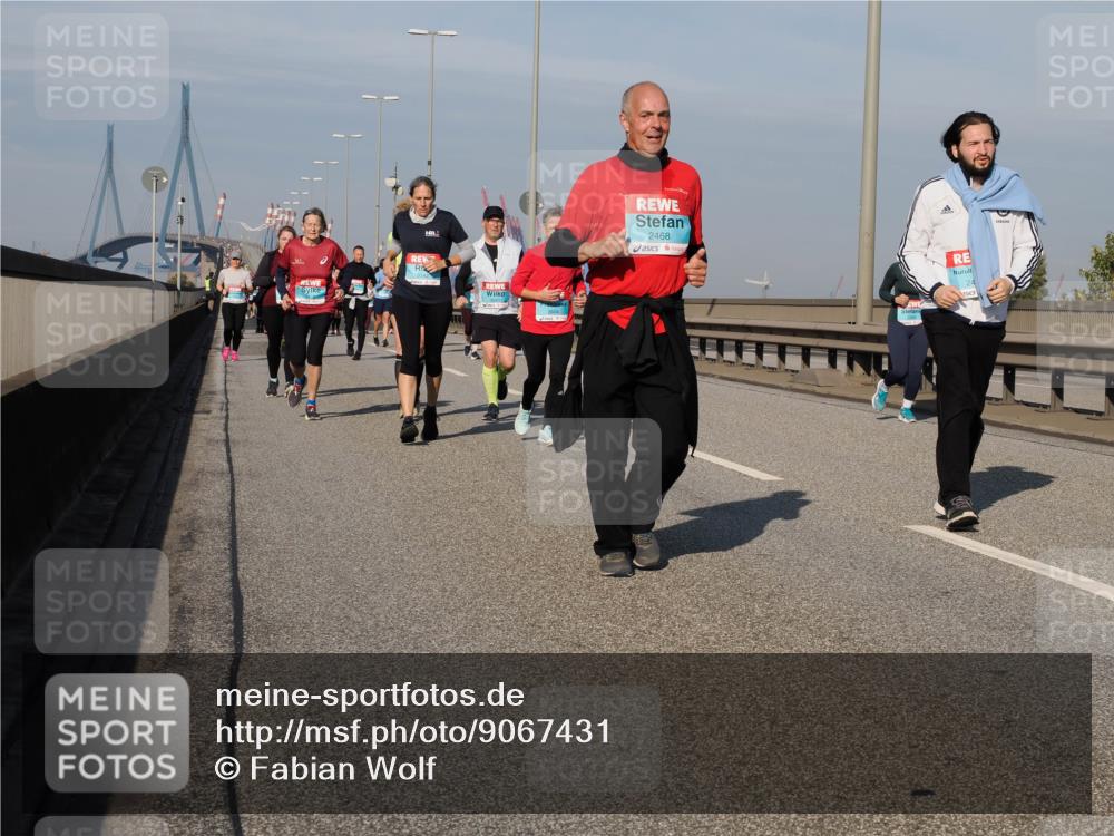 03.10.2025 - Köhlbrandbrückenlauf Fabian Wolf http://msf.ph/oto/9067431 03.10.2025 10:10:18 Position 3 3142, 2468 meine-sportfotos.de