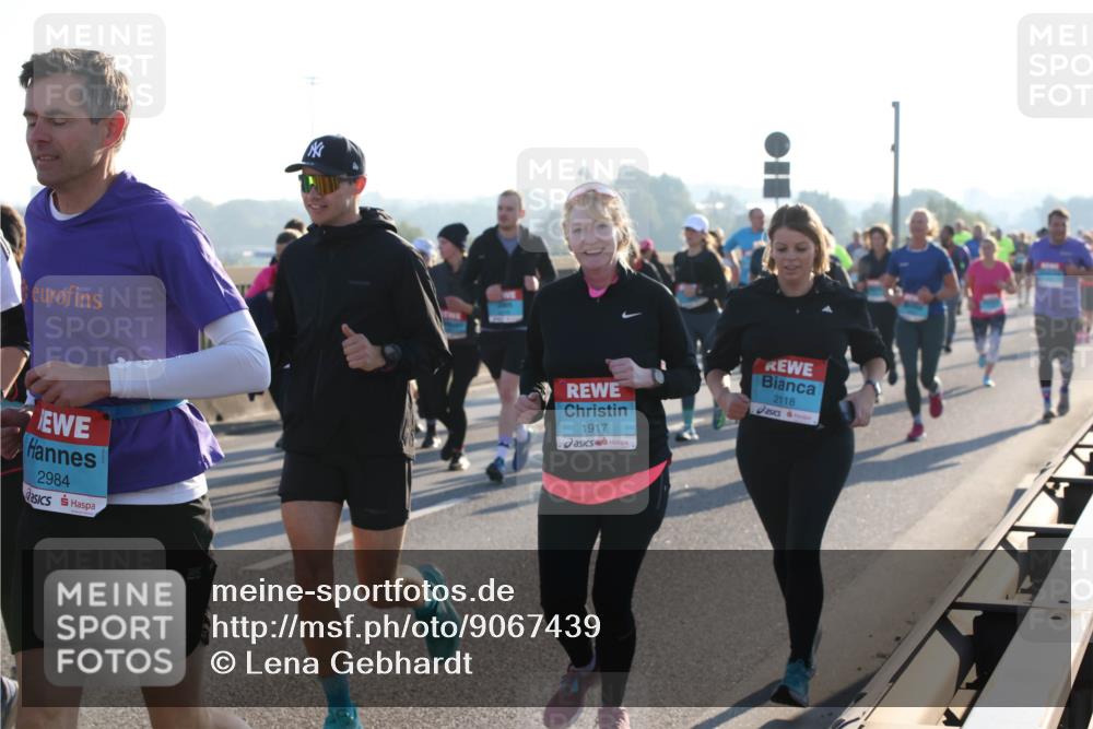 03.10.2025 - Köhlbrandbrückenlauf Lena Gebhardt http://msf.ph/oto/9067439 03.10.2025 09:23:48 Position 1 2984, 1917, 2118 meine-sportfotos.de