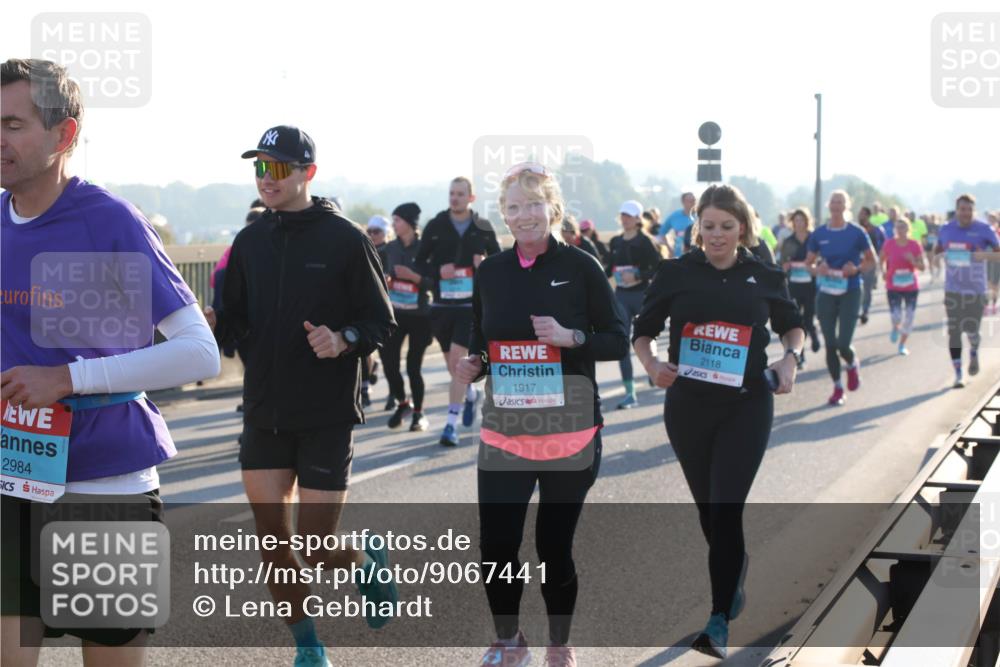 03.10.2025 - Köhlbrandbrückenlauf Lena Gebhardt http://msf.ph/oto/9067441 03.10.2025 09:23:48 Position 1 2984, 1917, 2118 meine-sportfotos.de