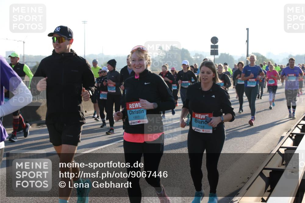03.10.2025 - Köhlbrandbrückenlauf Lena Gebhardt http://msf.ph/oto/9067446 03.10.2025 09:23:48 Position 1 101, 1917, 2118 meine-sportfotos.de