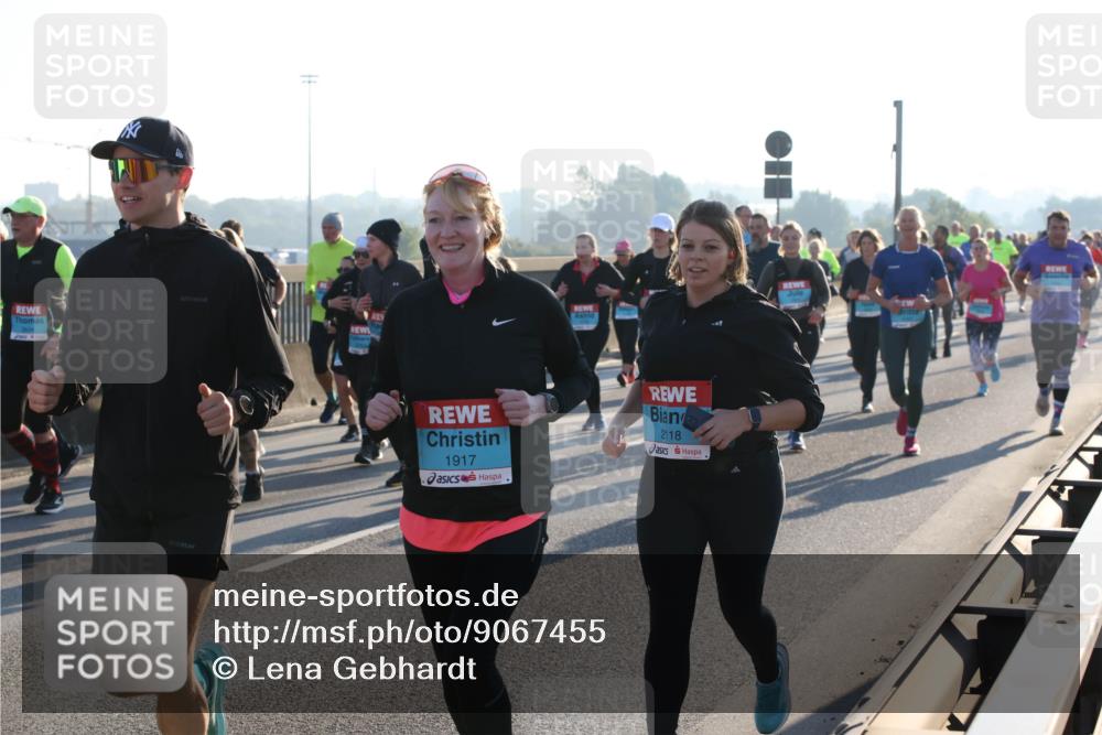 03.10.2025 - Köhlbrandbrückenlauf Lena Gebhardt http://msf.ph/oto/9067455 03.10.2025 09:23:48 Position 1 1917, 2118 meine-sportfotos.de