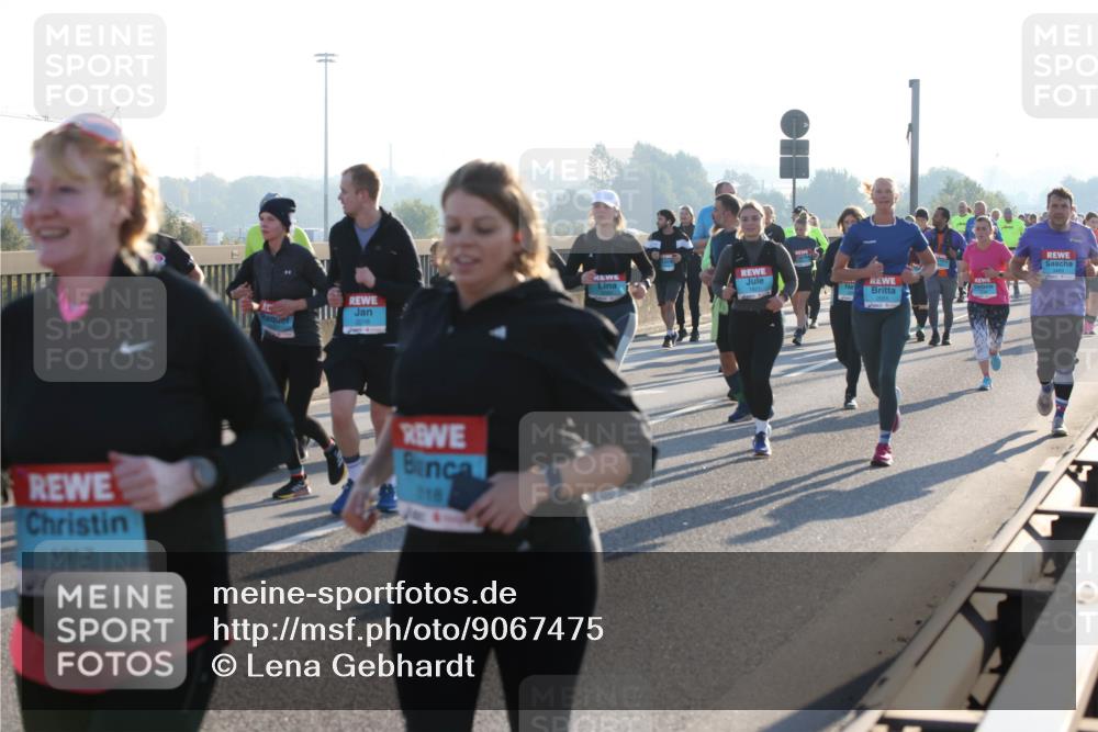 03.10.2025 - Köhlbrandbrückenlauf Lena Gebhardt http://msf.ph/oto/9067475 03.10.2025 09:23:49 Position 1 2016, 1917, 218 meine-sportfotos.de