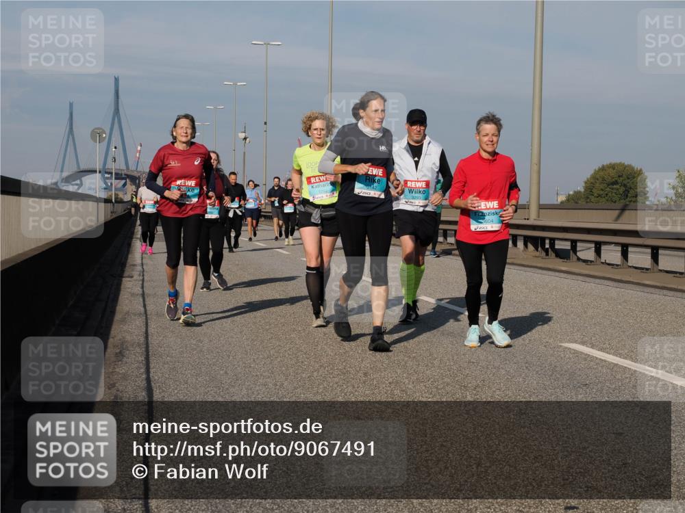 03.10.2025 - Köhlbrandbrückenlauf Fabian Wolf http://msf.ph/oto/9067491 03.10.2025 10:10:21 Position 3 3142, 3292, 3604 meine-sportfotos.de