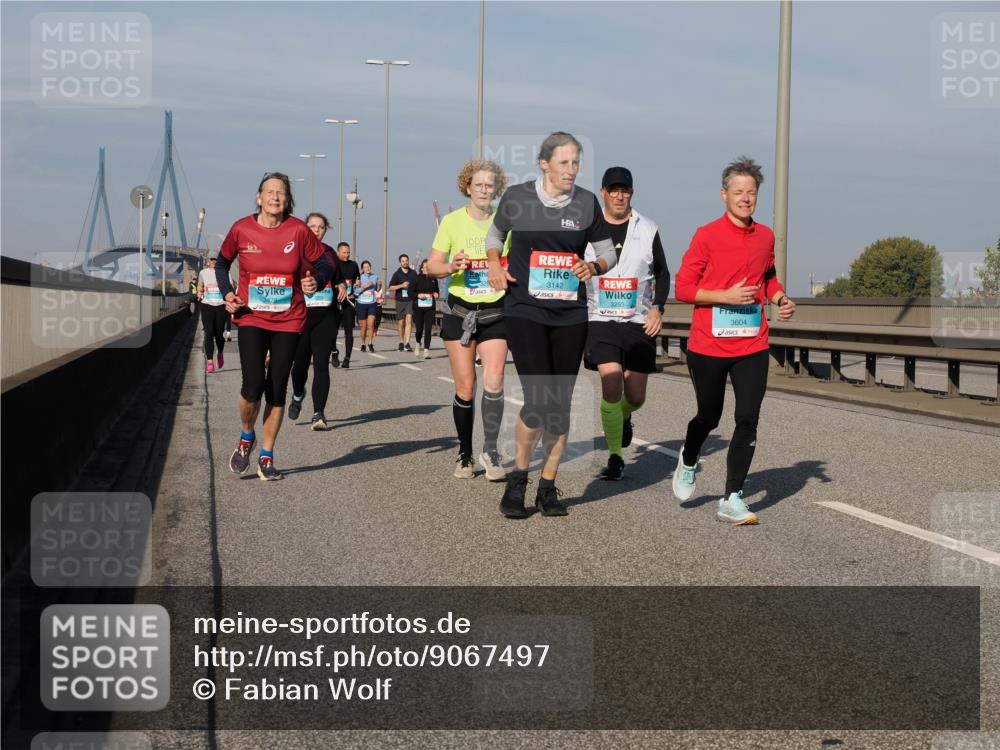 03.10.2025 - Köhlbrandbrückenlauf Fabian Wolf http://msf.ph/oto/9067497 03.10.2025 10:10:21 Position 3 3142, 3478, 3293, 3604 meine-sportfotos.de