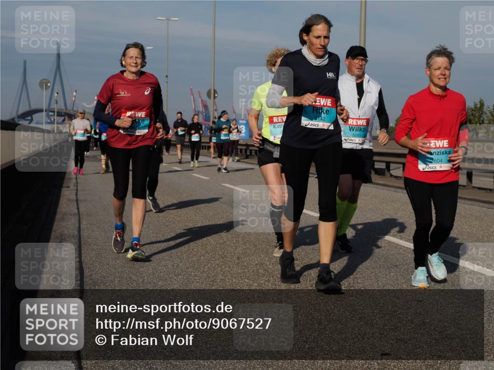 03.10.2025 - Köhlbrandbrückenlauf Fabian Wolf http://msf.ph/oto/9067527 03.10.2025 10:10:22 Position 3 3142, 3, 3293, 3604 meine-sportfotos.de