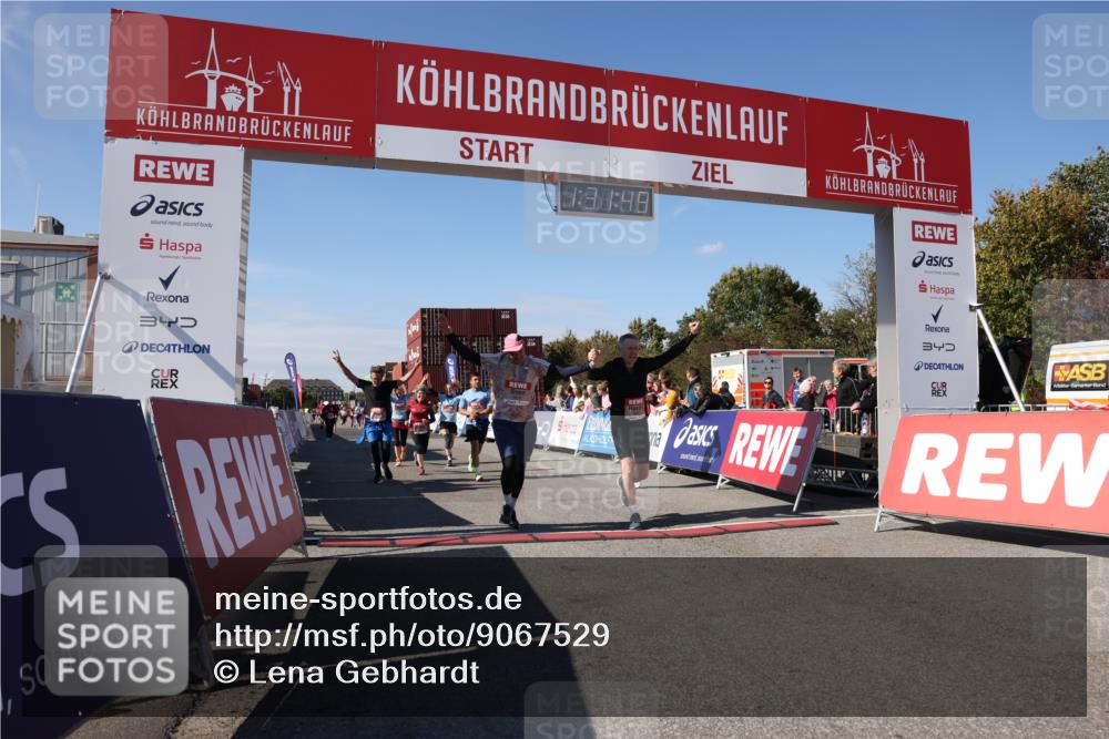 03.10.2025 - Köhlbrandbrückenlauf Lena Gebhardt http://msf.ph/oto/9067529 03.10.2025 13:31:49 Ziel 4415, 4416, 4842, 4935, 5057, 5267, 5463, 5817, 6072, 6103, 6297, 6452, 6736 meine-sportfotos.de