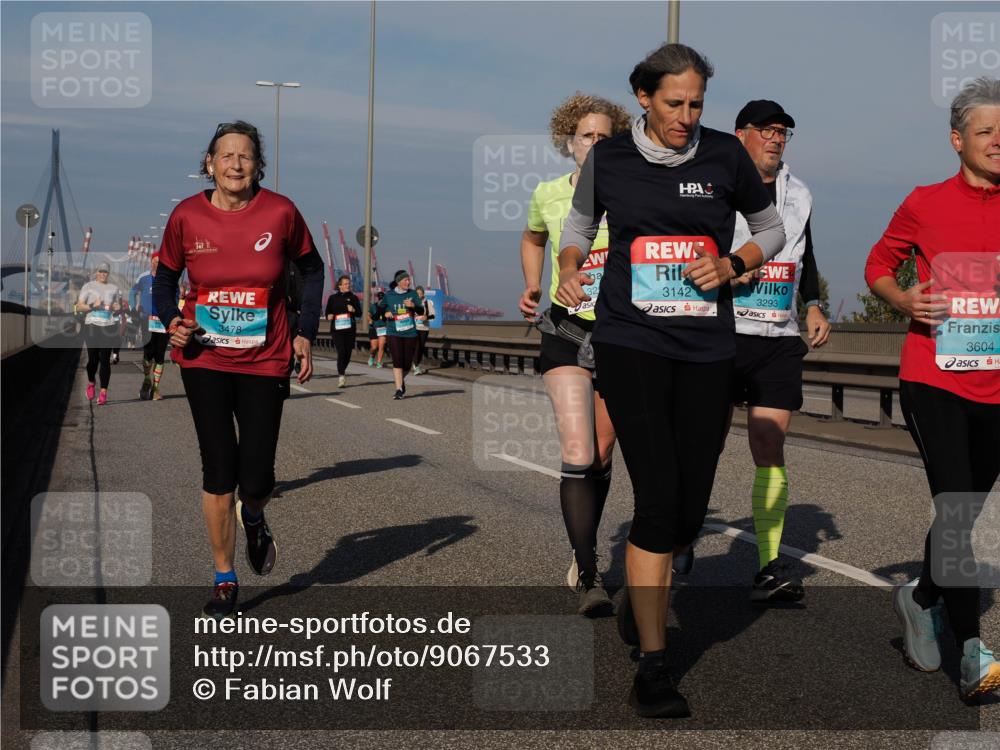 03.10.2025 - Köhlbrandbrückenlauf Fabian Wolf http://msf.ph/oto/9067533 03.10.2025 10:10:22 Position 3 3478, 3142, 3293, 3604 meine-sportfotos.de
