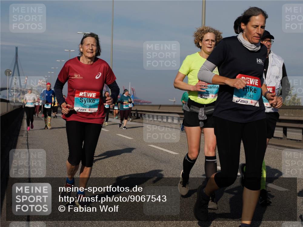 03.10.2025 - Köhlbrandbrückenlauf Fabian Wolf http://msf.ph/oto/9067543 03.10.2025 10:10:23 Position 3 3478, 3292, 3142, 293 meine-sportfotos.de