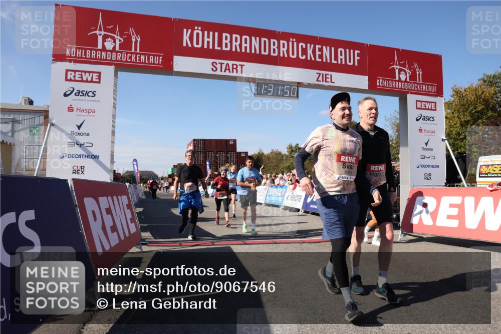 03.10.2025 - Köhlbrandbrückenlauf Lena Gebhardt http://msf.ph/oto/9067546 03.10.2025 13:31:51 Ziel 4415, 4416, 4842, 4902, 4935, 5057, 5267, 5463, 5817, 6103, 6297, 6452, 6736 meine-sportfotos.de