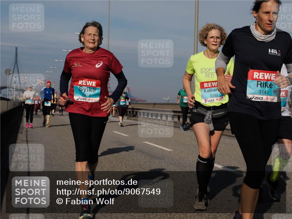 03.10.2025 - Köhlbrandbrückenlauf Fabian Wolf http://msf.ph/oto/9067549 03.10.2025 10:10:23 Position 3 3478, 3292, 3142 meine-sportfotos.de